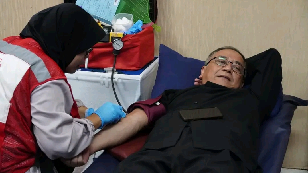 Meriahkan HUT Perwosi ke-56, Wabub Sukabumi Lakukan Donor Darah 