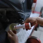 Cara Menggunakan Oil System Cleaner Untuk Bersihkan Bagian Dalam Mesin