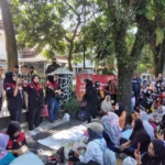 FMPP Jabar lakukan unjuk rasa terkait PPDB di Kota Bandung.