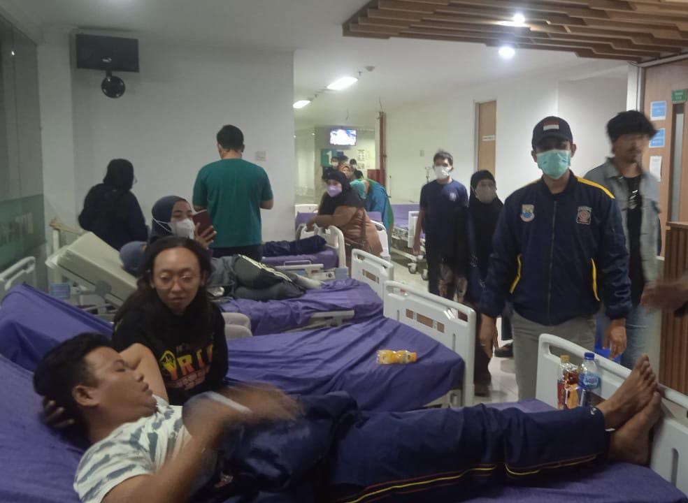Korban diduga keracunan usai santap nasi kotak dalam reses salah satu Anggota DPRD Cimahi tengah menjalani perawatan di salah satu rumah sakit di Kota Cimahi, Minggu (23/7)