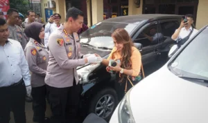 Kapolresta Bogor Serah Terima Pengembalian 2 Unit Mobil Hasil Curanmor