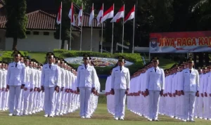 Pamong Praja Muda, Berbaris Dalam Acara Pelaksanaan Kelulusan Angkatan 30, Kamis 27 Juli 2023. (Je/ dedis)