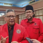 Sekjen PDI Perjuangan, Hasto Kristiyanto, didampingi Ketua DPD PDI-Perjuangan Jabar Ono Surono, saat rakoor partai untuk pemenangan Ganjar Pranowo.