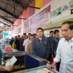 KILAS KEMARIN: Jokowi Tinjau Pasar Cihapit hingga Warga Terkena Hacks Setelah Mengunduh Aplikasi Threads Palsu