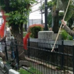 Satpol PP Bandung Angkut 4.946 Reklame dan Bendera Parpol!