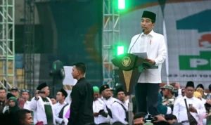 Airlangga Hartarto Jalani Pemeriksaan Kejagung, Jokowi: Hormati Proses Hukum!