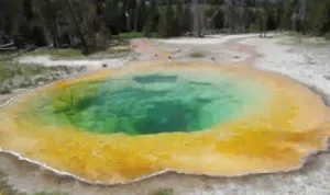 Rekomendasi Wisata Kolam Air Panas Terbaik di Garut, Pengalaman Berendam yang Sangat Menyenangkan!