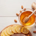 Ilustrasi : Banyak manfaat yang bisa diambil dengan mengonsumsi ramuan madu dan jahe. (freepik)