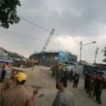 Pemkot Bandung dan Balai Teknik Perkeretaapian Kelas I Wilayah Jawa Barat saat melakukan peninjauan pembangunan fly over dan JPO di Ciroyom, Selasa 23 Agustus 2023.