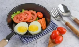 Ilustasi mengolah telur agar tetap aman dari kolesterol.