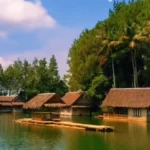 Tangkapan layar video salah satu lokasi wisata di Garut yang udaranya masih bersih dan segar. (instagram @kampungsampireun)