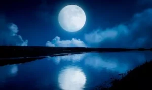 Ilustrasi Fenomena Super Blue Moon yang bisa disaksikan 31 Agustus nanti. (freepik)