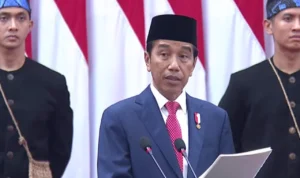 Jokowi Umumkan Gaji PNS Naik 8% Tahun 2024