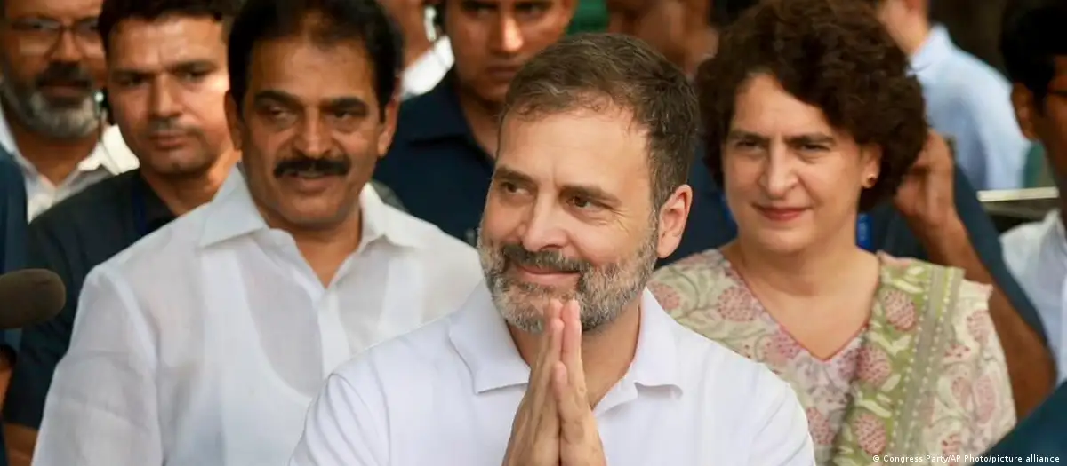 Parlemen India mengangkat kembali pemimpin partai oposisi, Rahul Gandhi dari Kongres, sebagai anggota parlemen pada Senin (07/08), mengakhiri masa diskualifikasi yang berlangsung sejak Maret 2023.