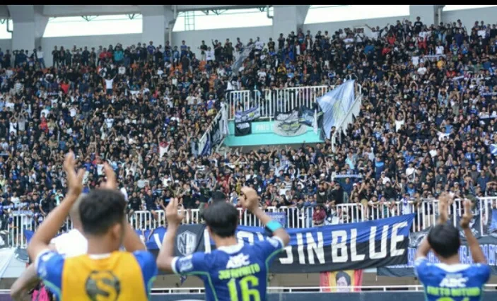 Ilustrasi. Bobotoh diimbau untuk tidak nekat datang ke Stadion Manahan menyaksikan secara langsung laga Persib Bandung vs Persis Solo. persib.co.id