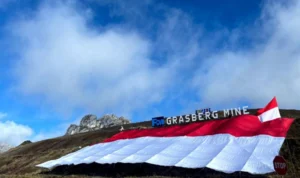 Bentangkan Bendera Merah Putih dengan Ukuran  3.431,25 Meter, PT Freeport Indonesia Pecahkan Rekor Dunia
