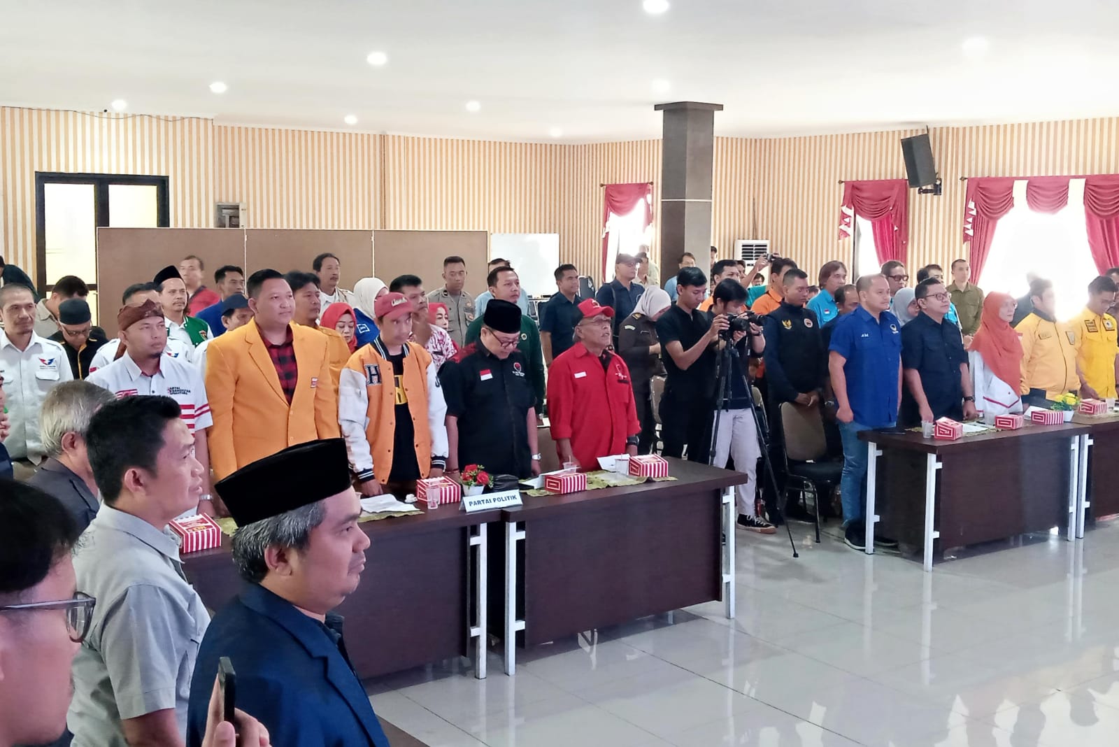 Perwakilan 17 Partai Politik peserta Pemilu 2024 di Kota Bogor. (Yudha Prananda / Jabar Ekspres)