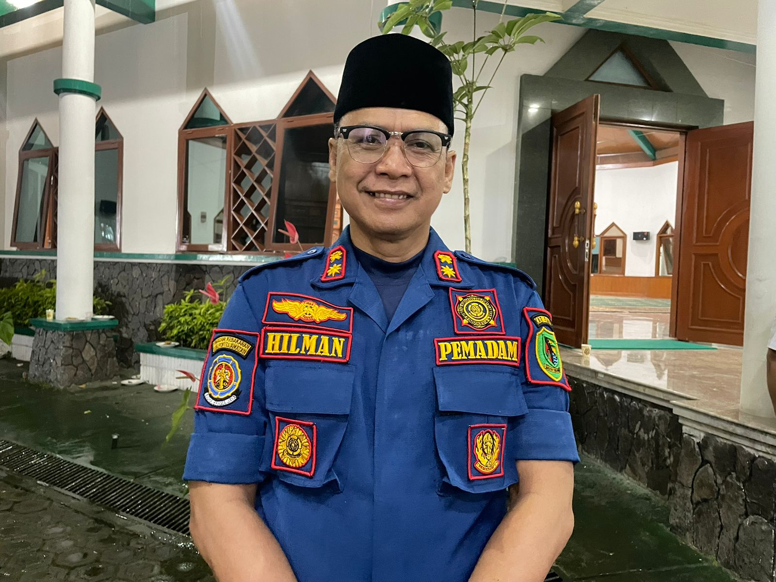 Kepala Dinas Pemadam Kebakaran dan Penyelamatan Kabupaten Bandung, Hilman Kadar membenarkan pihaknya kekurangan fasilitas. Jabar Ekspres/Agi.
