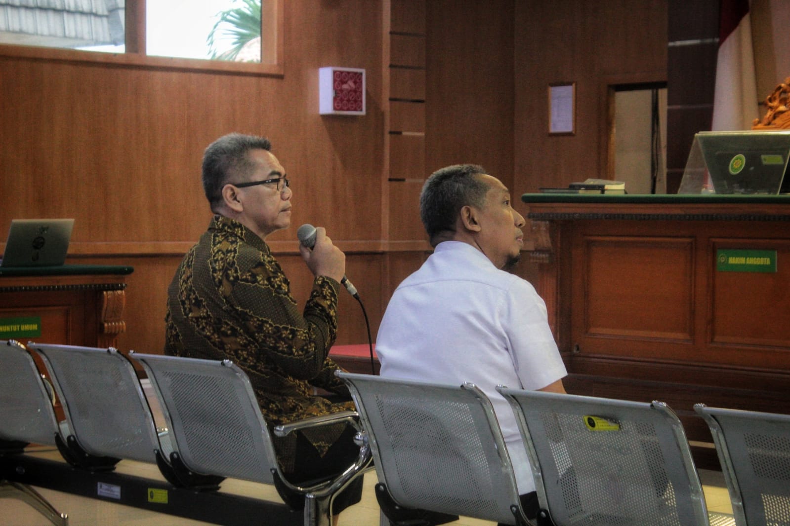 Kepala Dishub Kota Bandung, Dadang Darmawan beberkan soal fee proyek dalam sidang lanjutan kasus suap Bandung Smart City. Jabar Ekspres/Sadam.