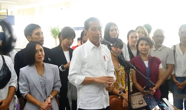Kurangi Beban Transport pada Masyarakat, Jokowi Pastikan TIket LRT Jabodebek Akan Disubsidi Pemerintah