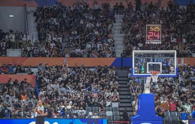 Suporter Basket Antusias Sambut FIBA World Cup 2023 di Hari Pertama Hingga Padati GBK
