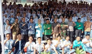 Wakil Gubernur Jawa Bara,t Uu Ruzhanul Ulum menghadiri acara Dialog Penguatan Nilai Budaya Lokal di Taman Wisata Gua Sunyaragi, Kota Cirebon. Jabar Ekspres/Ayu Lestari.