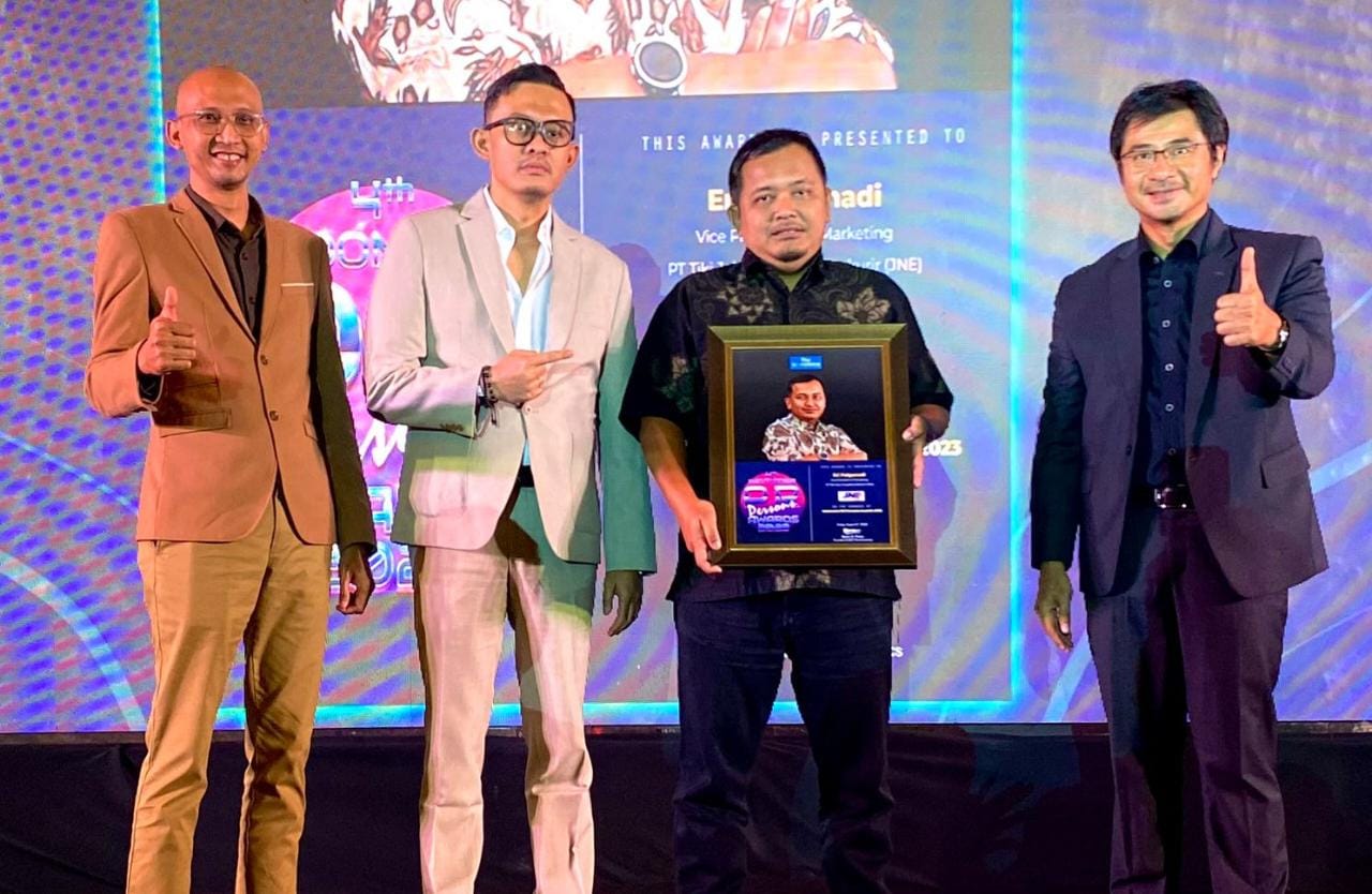 JNE Raih Penghargaan PR Person Awards di Ajang Indonesia Public Relations Summit 2023