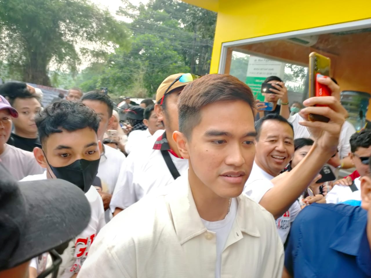 Kaesang saat mengunjungi Kota Depok untuk membuka gerai Sang Pisang. Rubiakto/JE