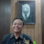 Caption: Sekretaris Daerah Kabupaten Sumedang, Herman Suryatman saat dikunjungi oleh wartawan, belum lama ini.(Je/ Dedi Suhandi)
