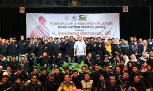 Caption : Foto bersama Anggota DPR RI dari Fraksi Partai Golkar H Bambang Hermanto dengan para kader (JE/Ayu)