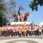 Pemandangan Patung Perjuangan Bojong Kokosan di Sukabumi.