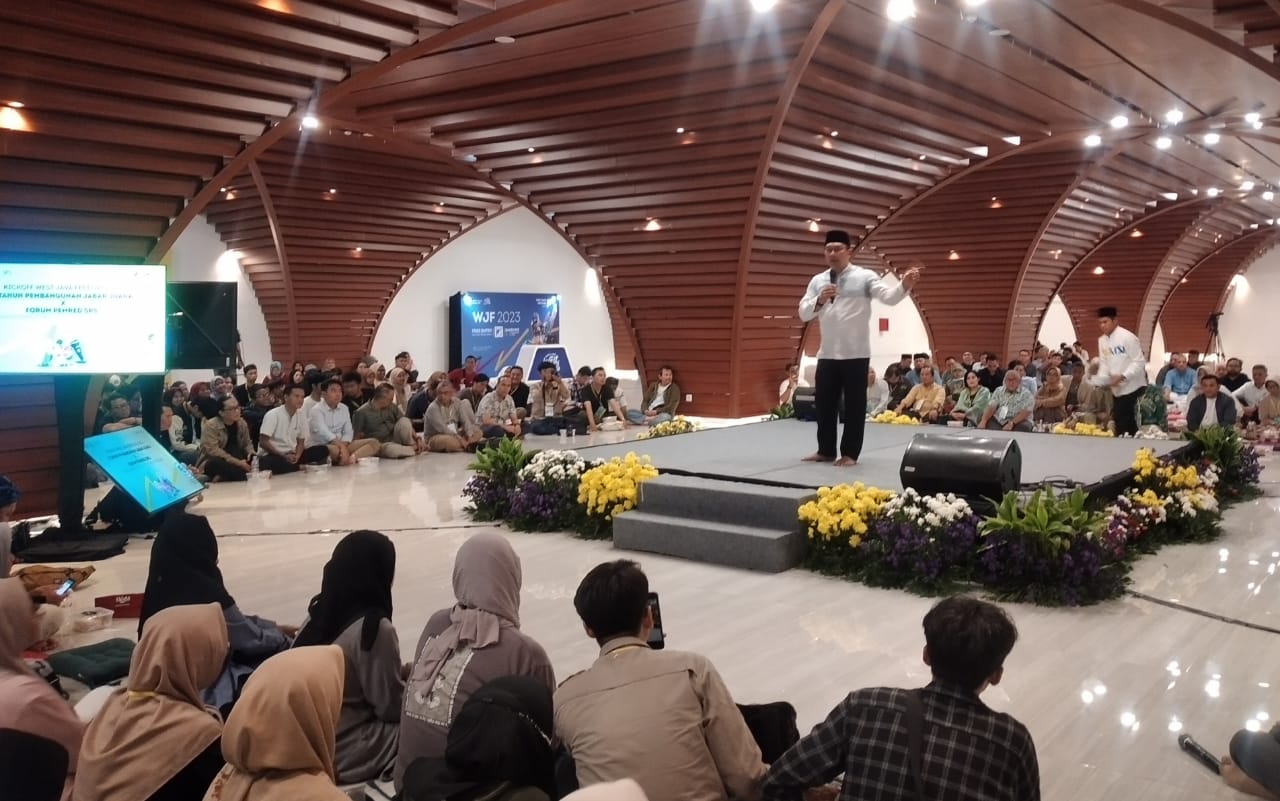 TATA KOTA: Gubernur Ridwan Kamil saat menyampaikan progres pembangunan Kawasan Rebana Metropolitan di Kickoff West Java Festival 2023, Sabtu (19/8).