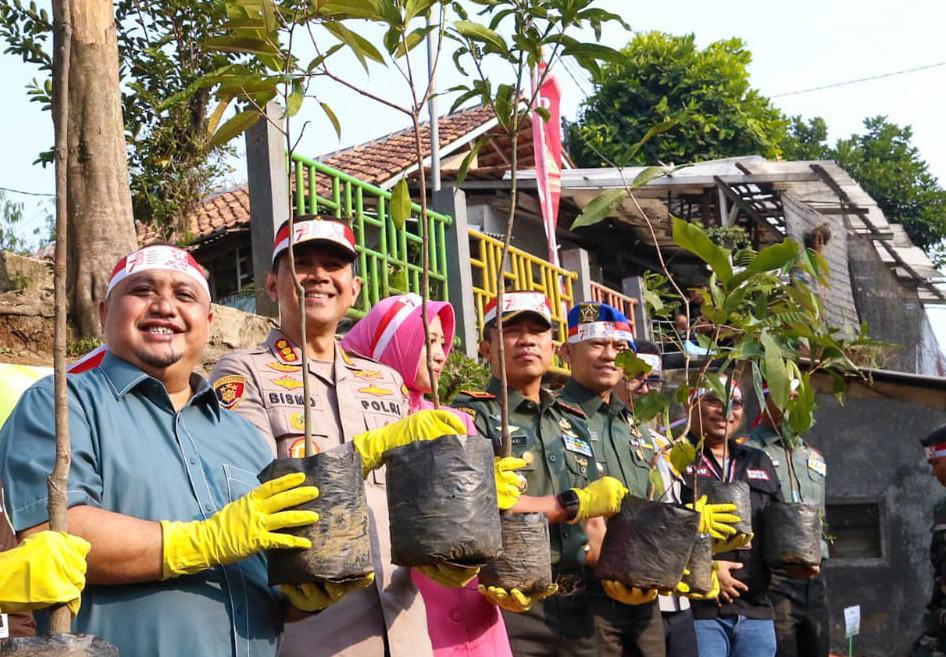Dorong Pelestarian Lingkungan, Ketua DPRD Kota Bogor Apresiasi Langkah Polri Lakukan Penghijauan