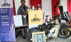Kopi Pajabat Kreasi Pemuda Ciamis, Hadirkan Kafe Keliling di Atas Motor Lawas