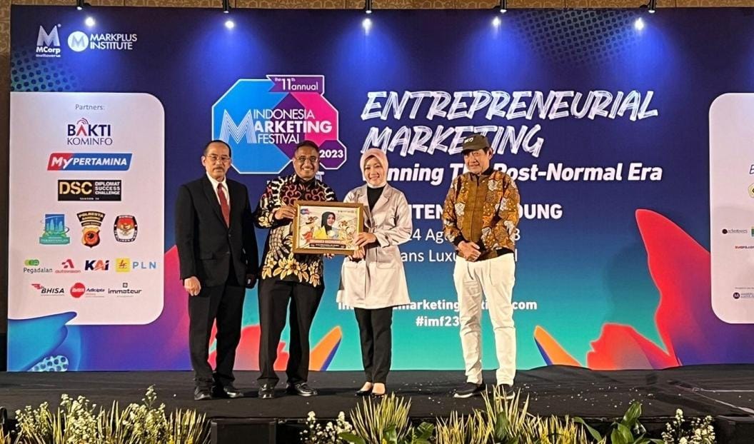 Inovasi Terealisasikan di Jawa Barat, Kang Emil Raih Gelar Semar Motekar di Pagelaran IMF 2023 Jabar Banten The 11th Indonesia Marketing Festival 2023 : Bandung