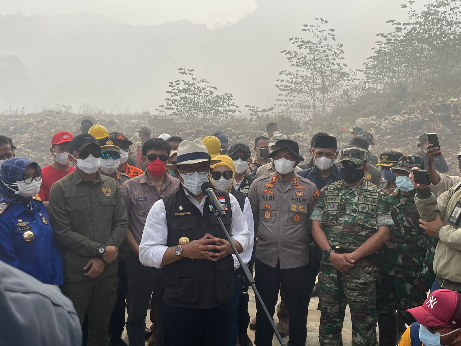 Ridwan Kamil Belum Meyakini Puntung Rokok Jadi Penyebab Kebakaran di TPA Sarimukti