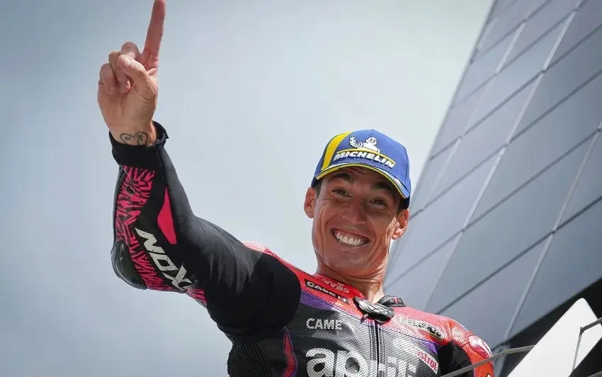 Aleix Espargaro Raih Gelar Juara MotoGP Inggris 2023 setelah Pecahkan Dominasi Pecco Bagnaia
