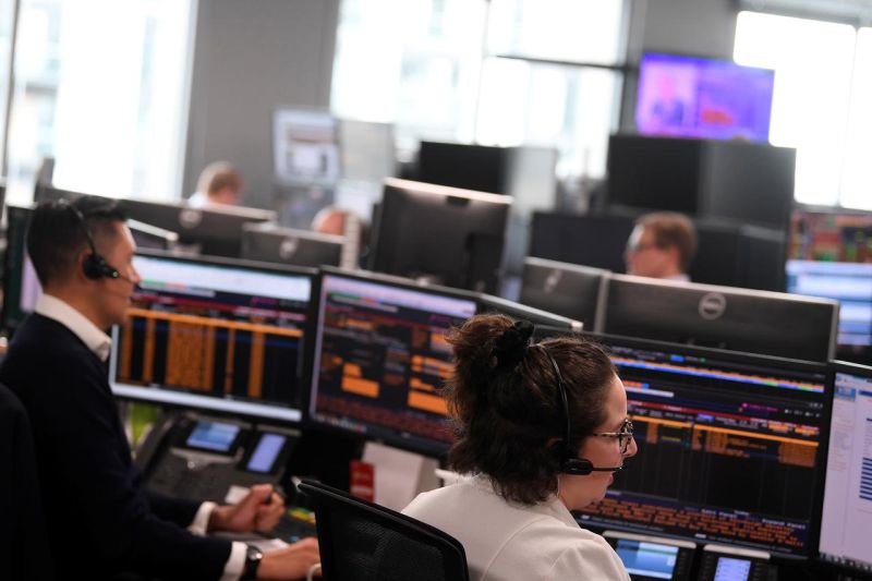 British Stocks Fall Again, FTSE 100 Index Slumps 1.36 Percent