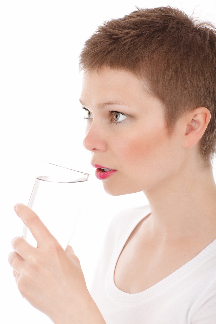 Kebutuhan Minum Air Putih Bisa Dilihat dari Ukuran Berat Badan