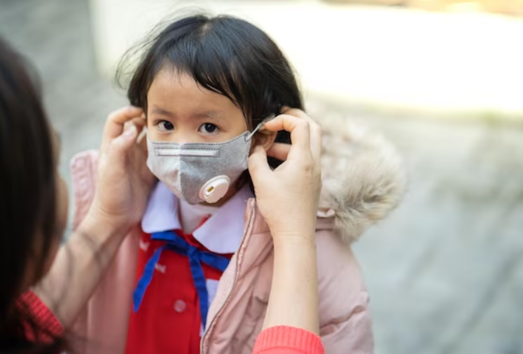 Cara Menjaga Kesehatan Anak di Tengah Polusi Udara, Orang Tua Wajib Tau Nih!