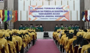 Sidang Terbuka Senat Penerimaan dan Pembekalan Mahasiswa Baru Tahun Akademik 2023/2024 Universitas Jenderal Soedirman (Unsoed) Purwokerto, Senin 7 Agustus 2023.