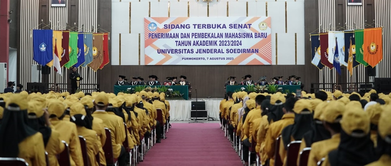 Sidang Terbuka Senat Penerimaan dan Pembekalan Mahasiswa Baru Tahun Akademik 2023/2024 Universitas Jenderal Soedirman (Unsoed) Purwokerto, Senin 7 Agustus 2023.