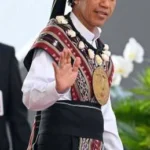 Presiden Jokowi Berbaju Adat Tanimbar Maluku