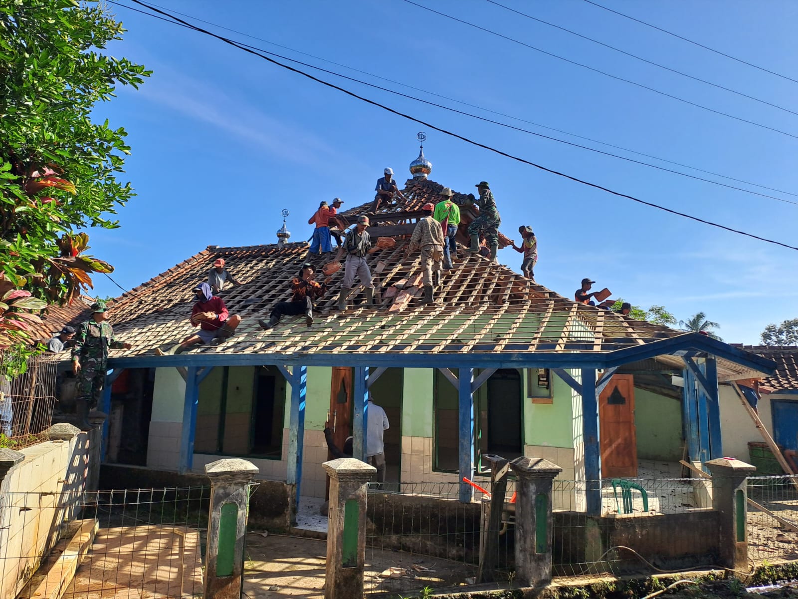 Koramil 1003 Tanjungkerta Bongkar Masjid Al Hikmah di Sumedang