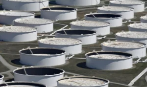 US Crude Supplies Rise, Other Oil Data Mixed