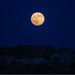 ILUSTRASI Fenomena Super Blue Moon/ Pexels/samer daboul