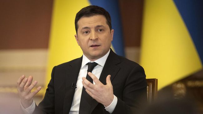 Presiden Volodymyr Zelensky dengan penuh sukacita mengumumkan bantuan penting yang diterima oleh Ukraina dalam bentuk jet tempur F-16 dari Denmark dan Belanda untuk menghadapi krisis invasi Rusia.