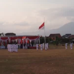 Upacara Penurunan Bendera HUT ke-78 RI di Rancaekek Bandung Berlangsung Khidmat