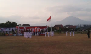 Upacara Penurunan Bendera HUT ke-78 RI di Rancaekek Bandung Berlangsung Khidmat