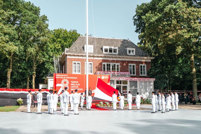 1.200 WNI di Belanda Gelar Upacara di Sekolah Indonesia Den Haag